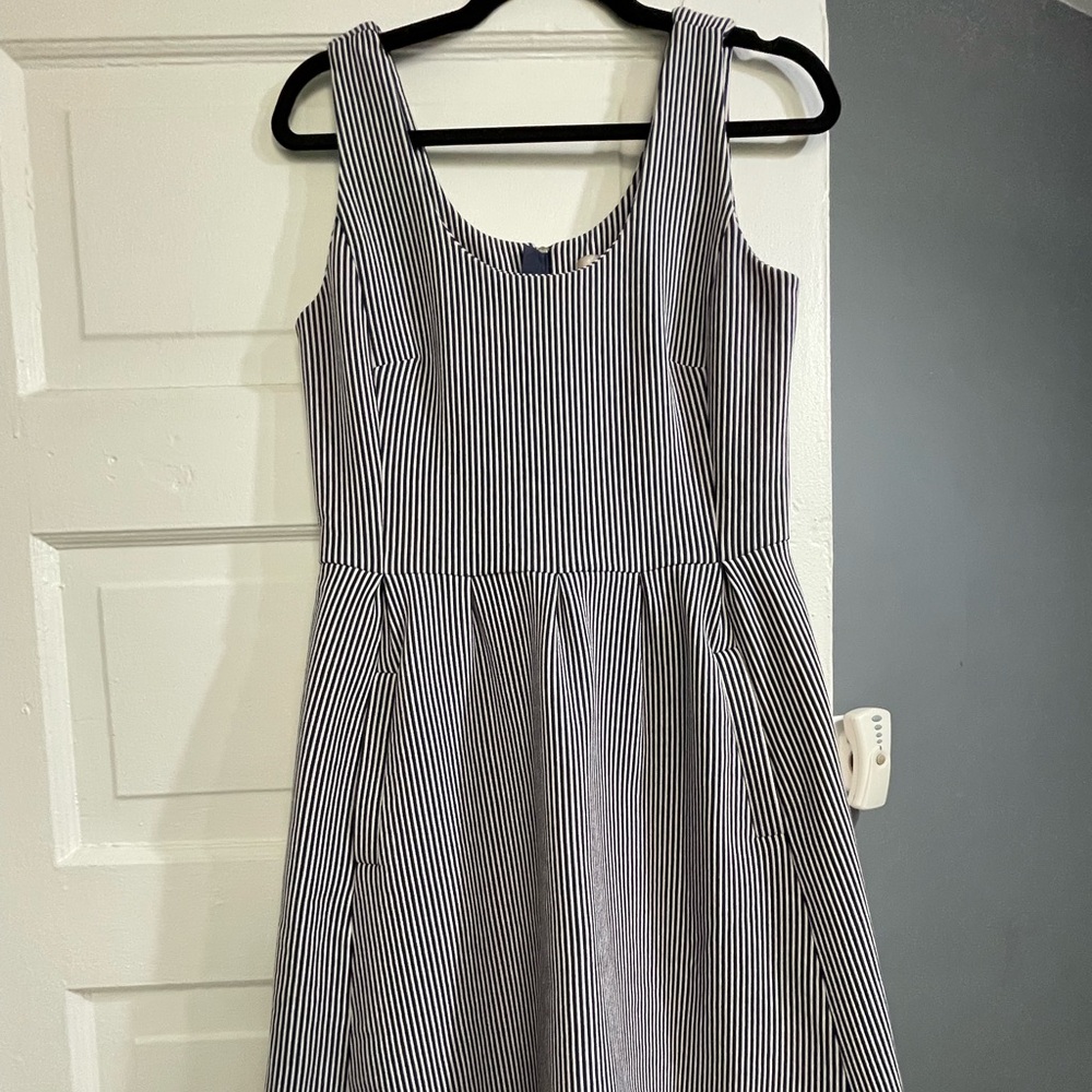 Striped Banana Republic dress with pockets!